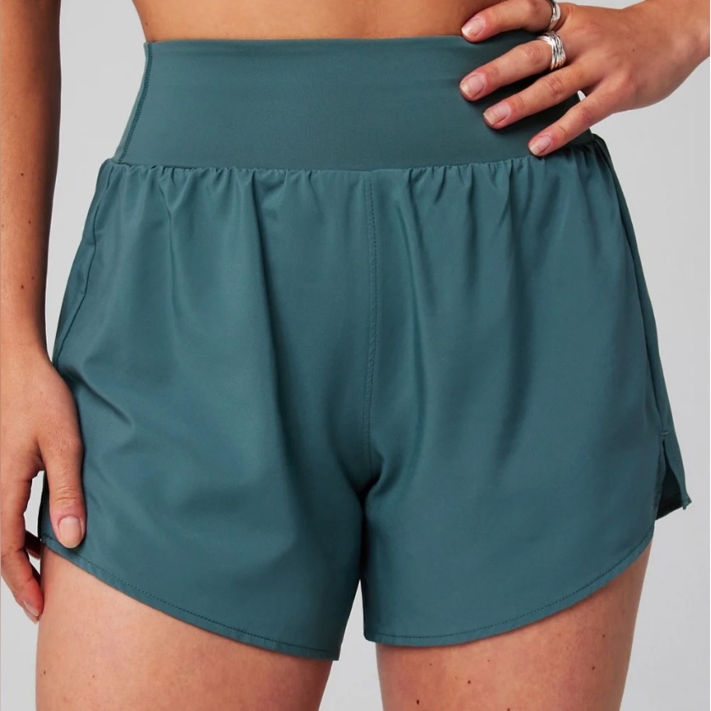 Fabletics Sun Chaser Short 4.5"